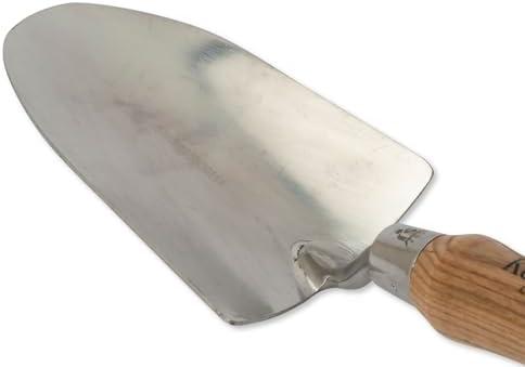 Spear & Jackson Kew Gardens Hand Trowel Review: A Tool for Eco-Friendly Gardeners